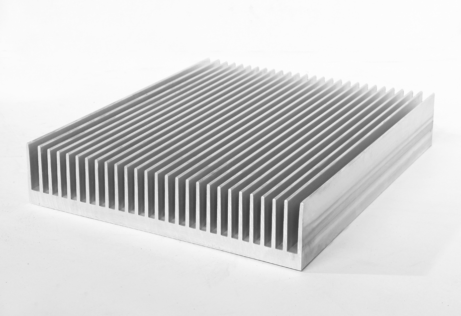 興發(fā)鋁業(yè)新能源散熱器鋁型材