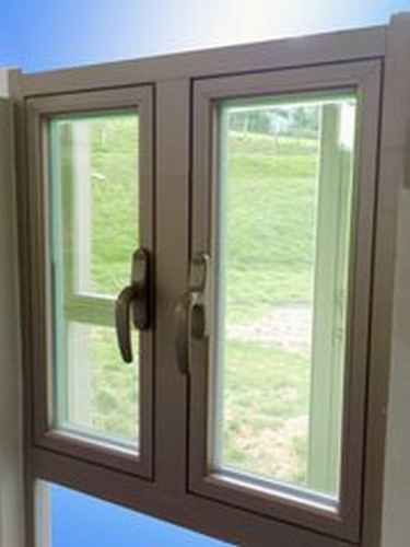 生產(chǎn)各種型號彩色門窗幕墻型材